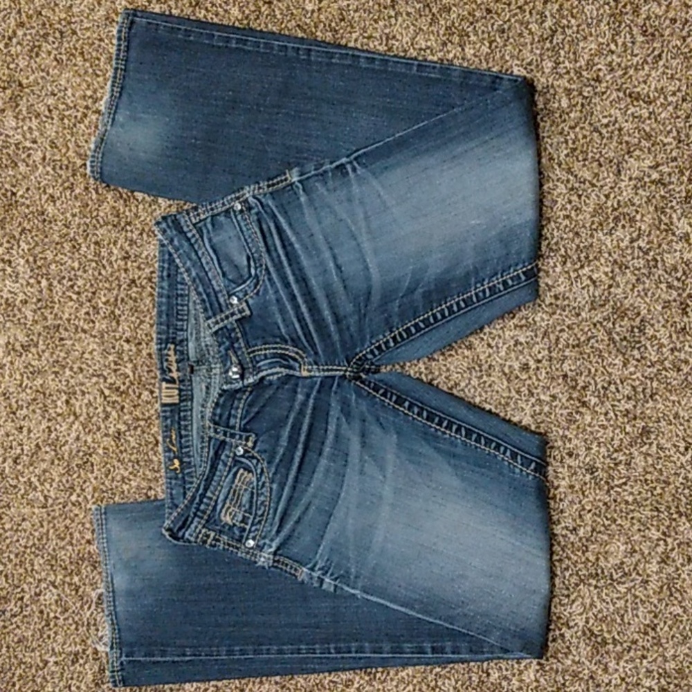 Kut from the kloth jeans,size 4 with crystals on pockets.